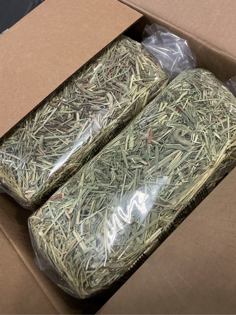Condition photo showing New/Like New for kaytee timothy hay plus spearmint/marigold/carrot 3 flavor variety pack for pet guinea pigs, rabbits & other small animals, 60 ounce (pack of 1) variety pack 3.75 pound (pack of 1)