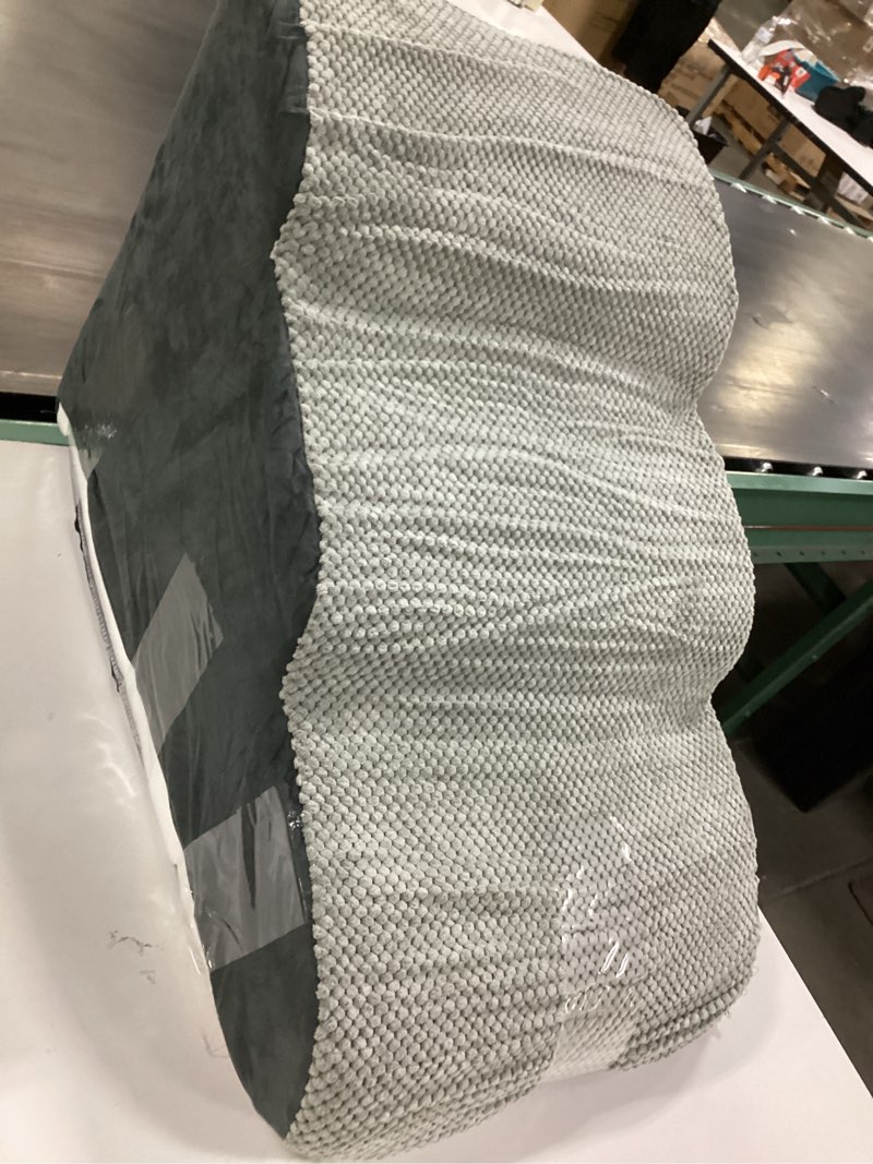 https://lotting-media.assets.bidfta.com/lotting_47156264-cd77-4597-bcaa-b1f9fa99bfc3