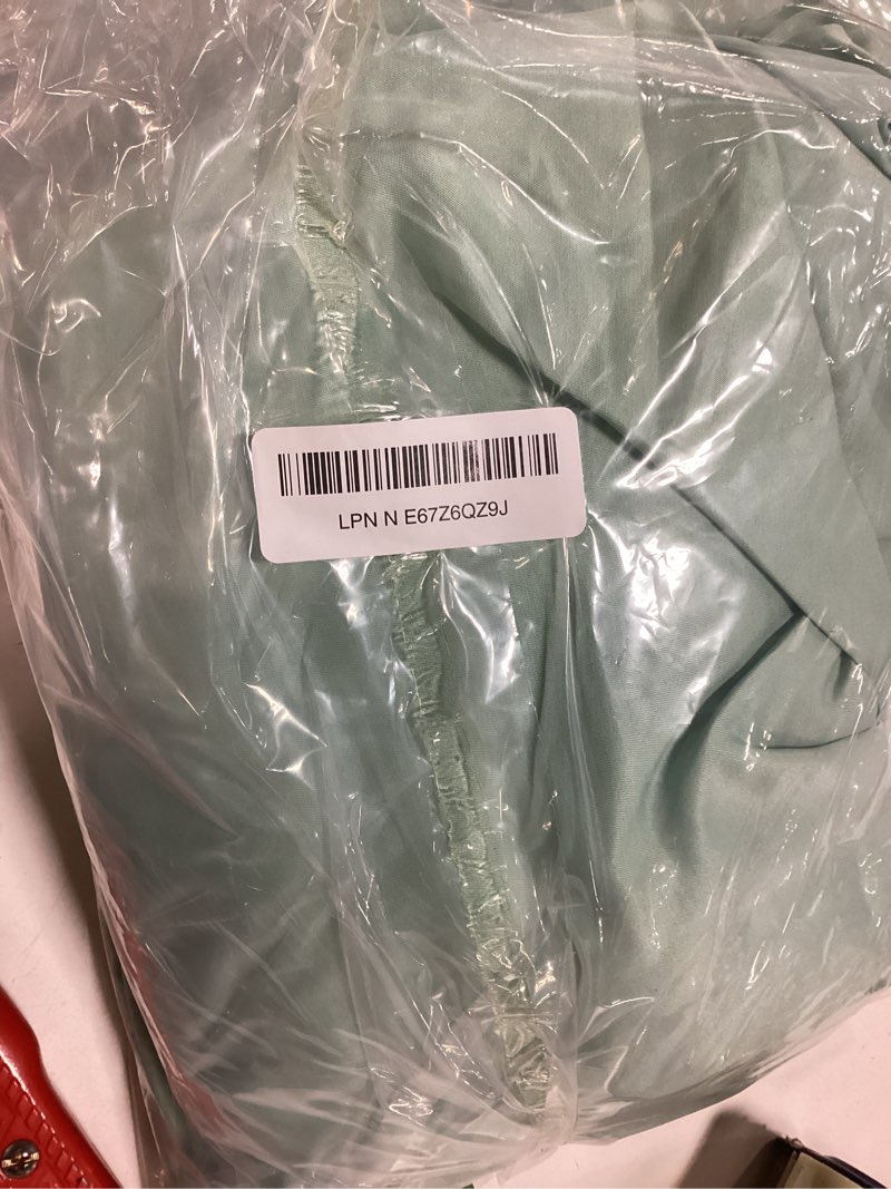 Condition photo showing New/Like New for mr&hm twin xl sheets set, 3-piece cooling sheets, rayon derived from bamboo & polyester blend, soft & silky, 15" deep pockets with elastic straps, hotel luxury for hot sleepers, sage sage green twin xl