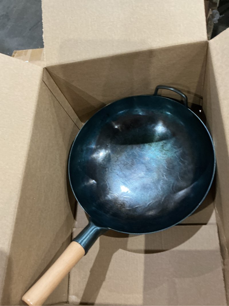 Condition photo showing Good Condition for yosukata 14” round bottom carbon steel wok pan – blue pre-seasoned pow wok for stir fry, bbq & camping – traditional japanese & chinese cookware – compatible with gas stoves & open fire only 14" blue