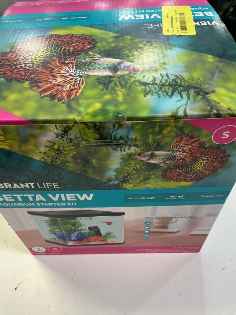 Condition photo showing New/Like New for vibrant life betta view aquarium starter kit, 3 gallon