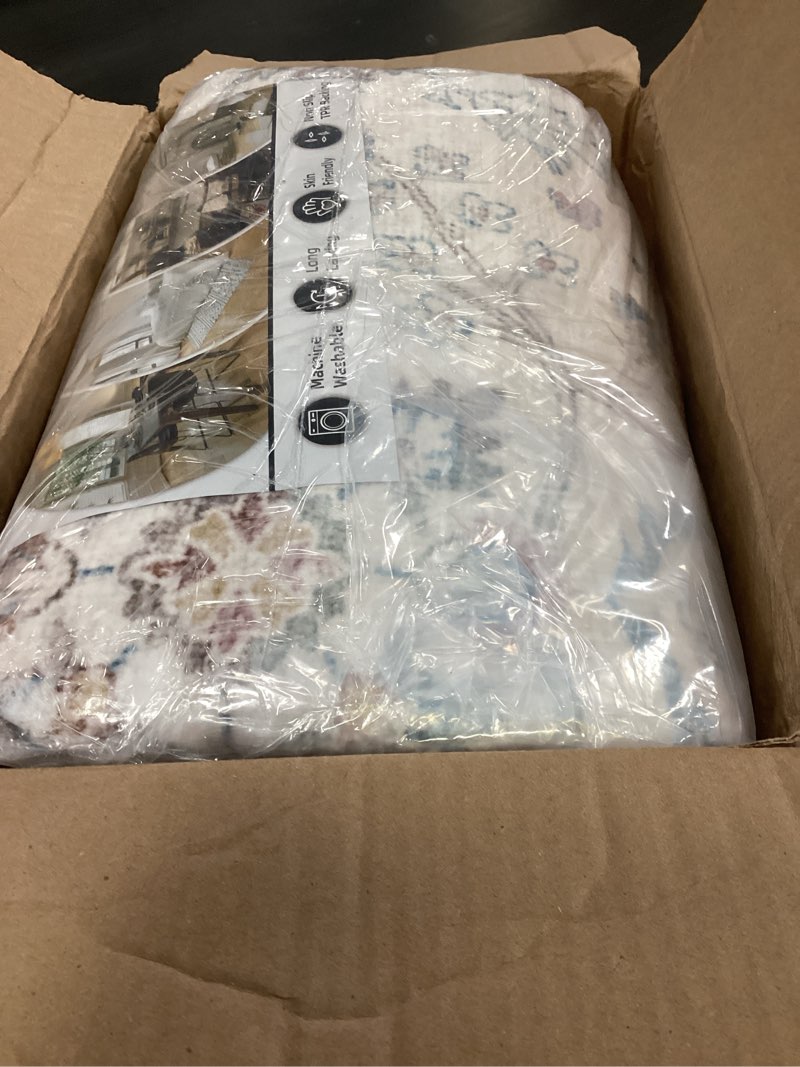 Condition photo showing Good Condition for montvoo-vintage area rug 8x10 beige for living room - soft distressed printed carpet for bedroom - non slip, machine washable for dining room, bedside, office beige 8' x 10' (rectangular)