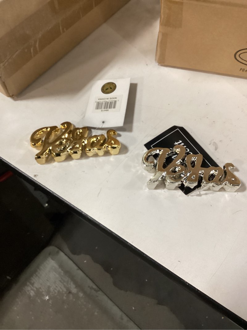 https://lotting-media.assets.bidfta.com/lotting_4732a4bd-f6ad-4d17-a19b-0ee878e14d33
