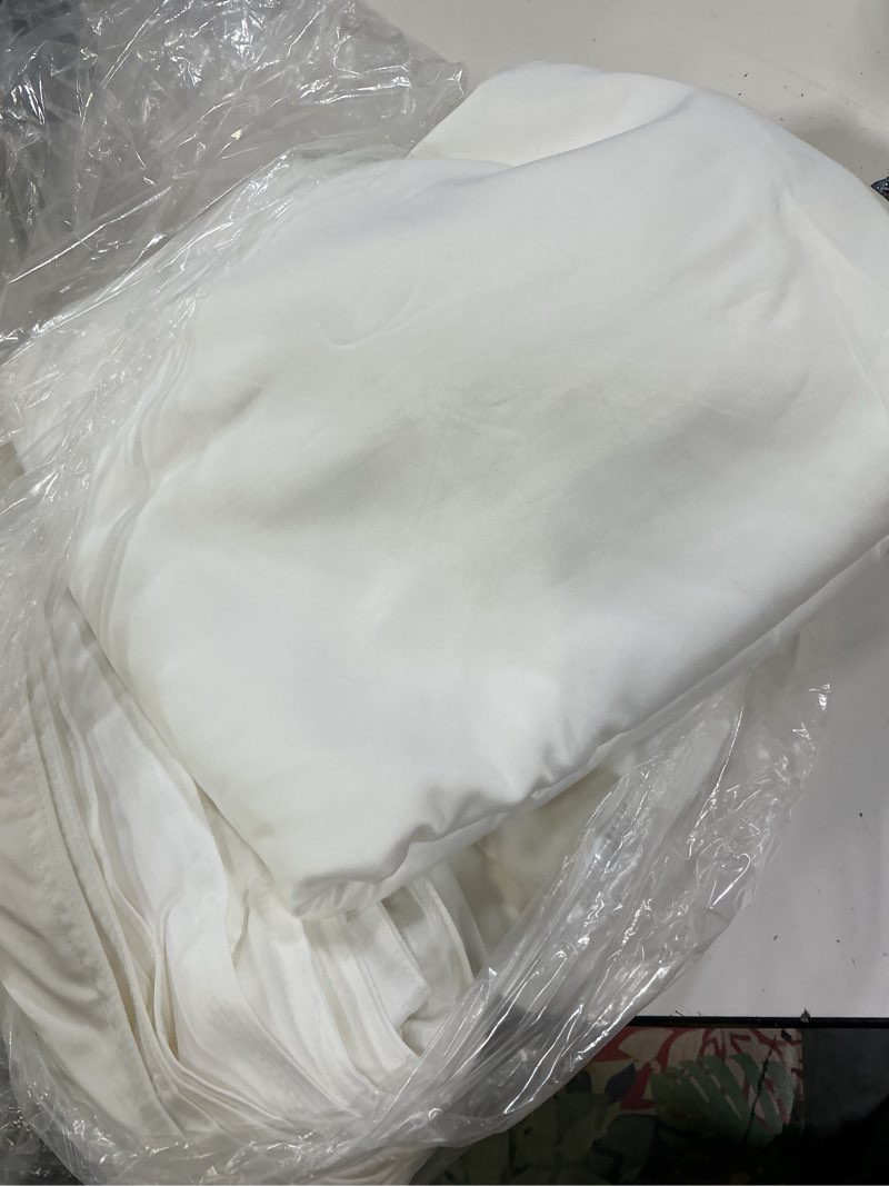 Condition photo showing Good Condition for bamboo duvet cover, king/cal king, white