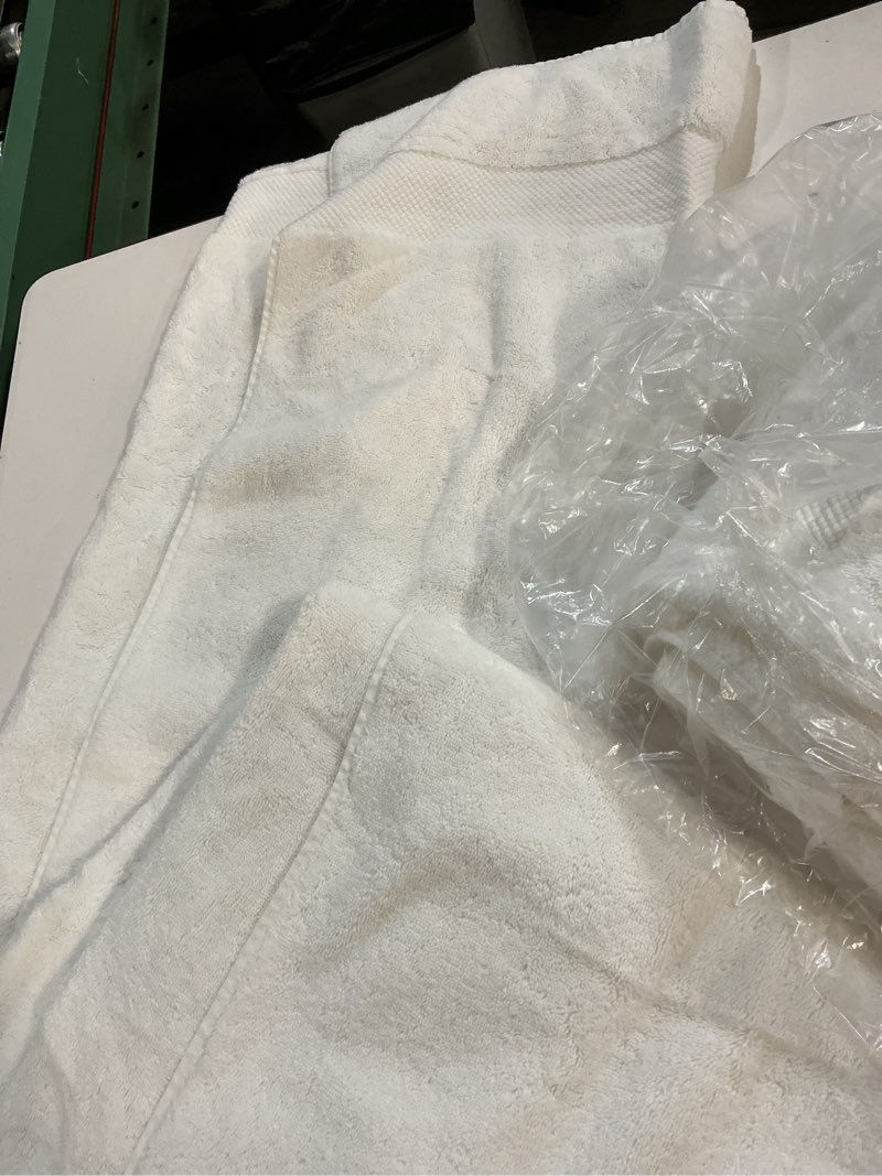 Condition photo showing As Is for turkish ultra plush bath sheet bundle color white only 2pcs