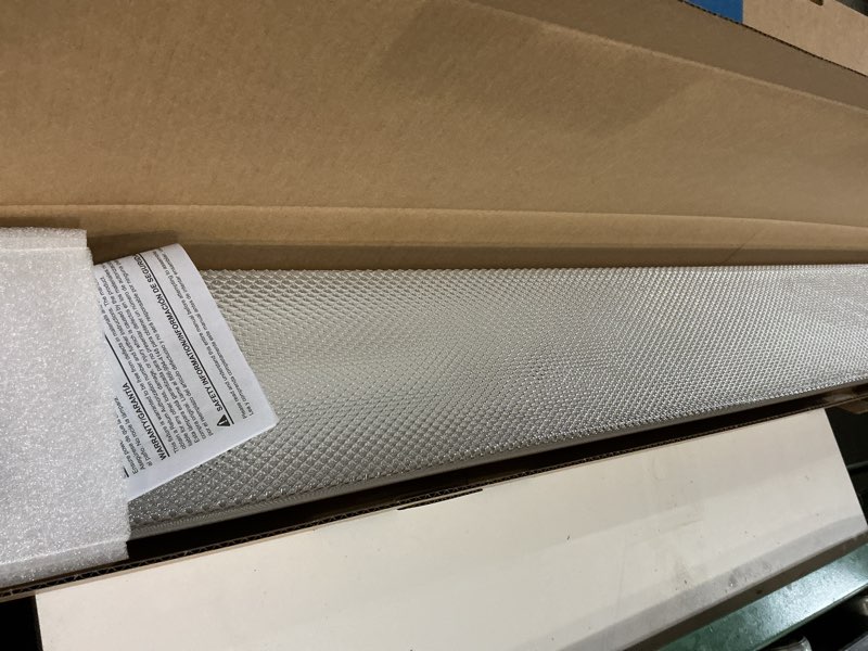Condition photo showing Good Condition for utilitech 3800 -lumen switchable white led wraparound light