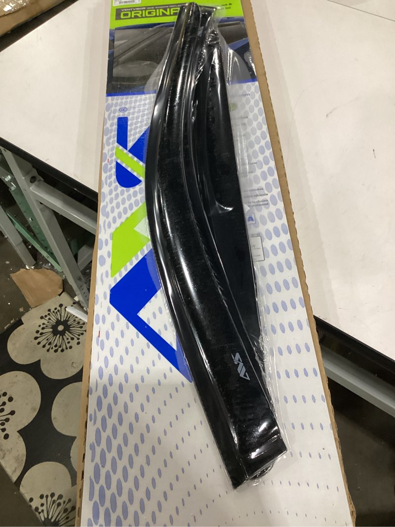 Condition photo showing Good Condition for auto ventshade [avs] outside mount ventvisor | 2011 - 2023 dodge durango- smoke, 4 pc. | 94267