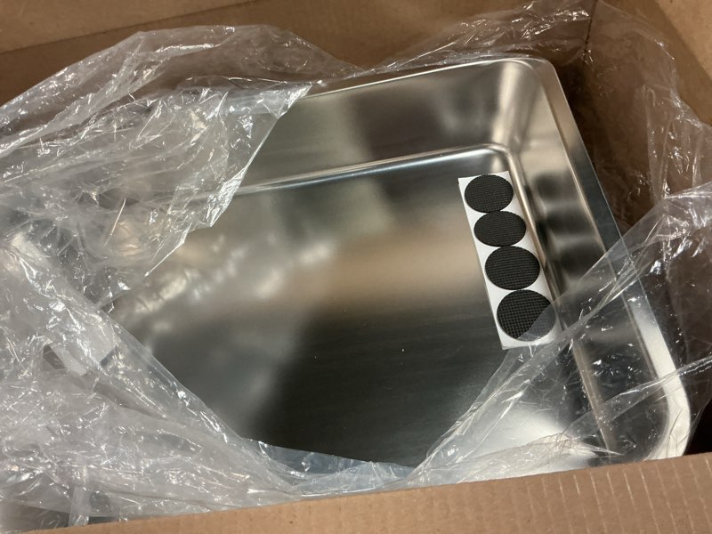 Condition photo showing Good Condition for Stainless Steel Cat Litter Box, 4in Shallow Litter Box for Senior Cats and Kittens, Extra Large Metal Litter Pan Nonstick Odor Control Anti-Corrosion 24" L x 16" W x 4" H Silver