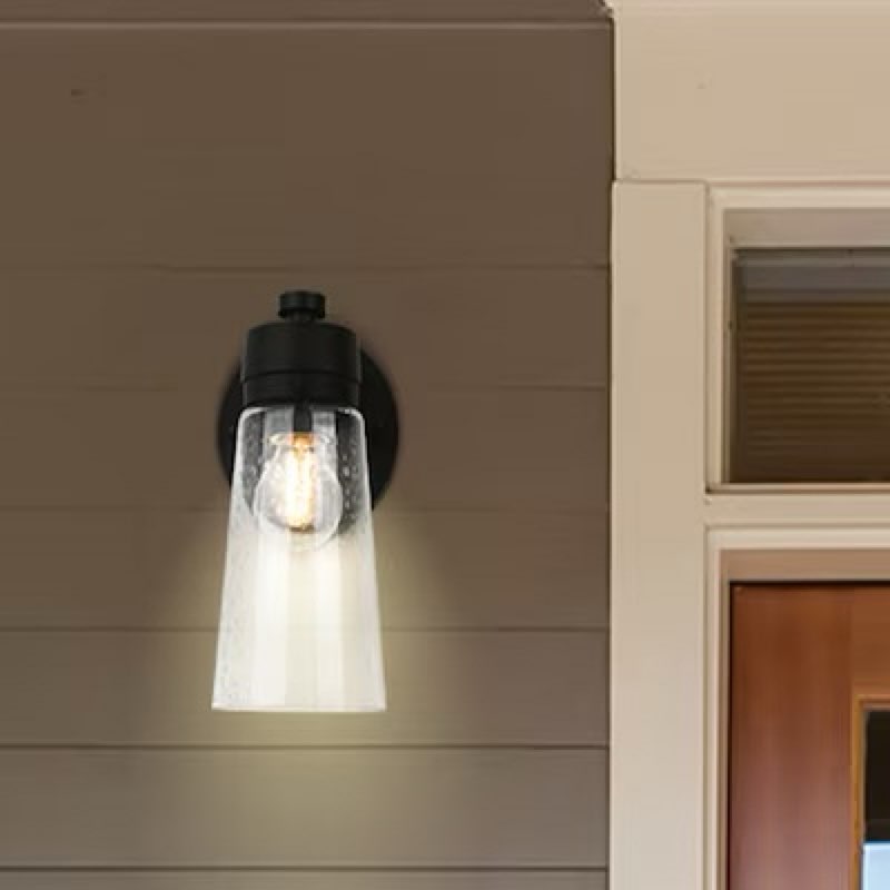 Project Source Brookvale 1 -Light 9-in H Matte Black Hardwired Dusk to Dawn Outdoor Wall Light Item #5632031 | Model #KTE1601AX-03