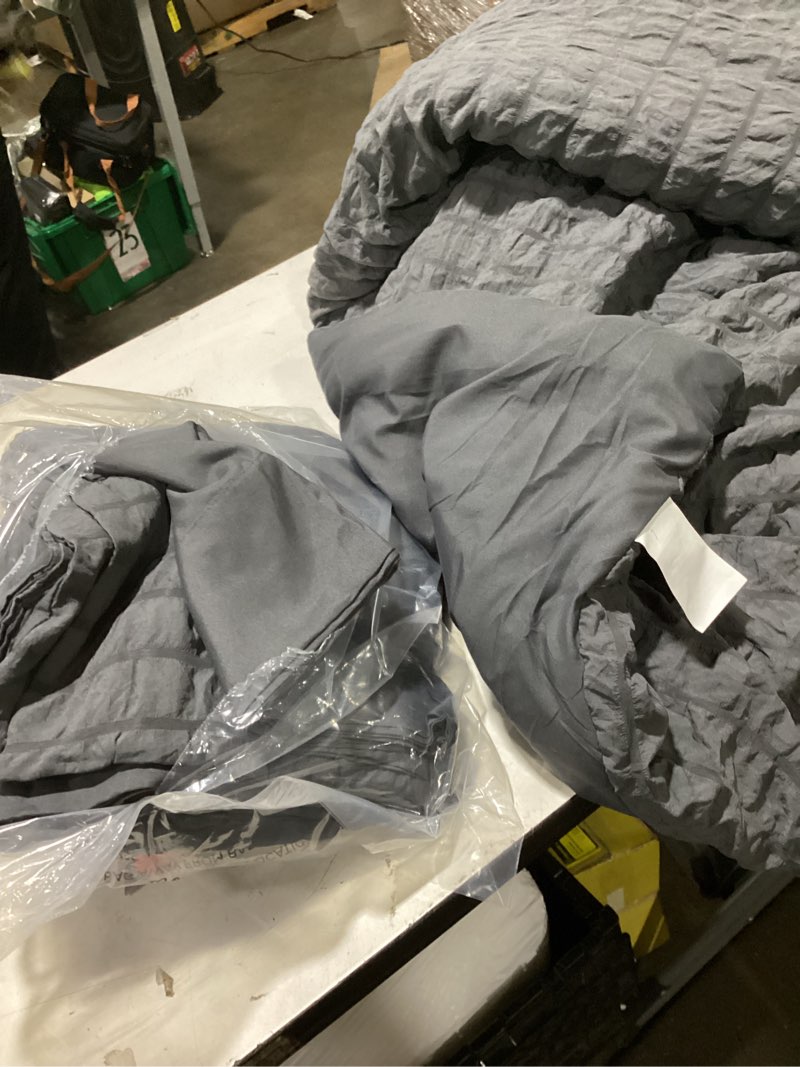 Condition photo showing Good Condition for bedsure twin-twin xl comforter set - twin bed in a bag 5 pieces plaid seersucker bedding set, soft lightweight down alternative comforter, twin bed set (grey plaid, twin) 05 - grey twin