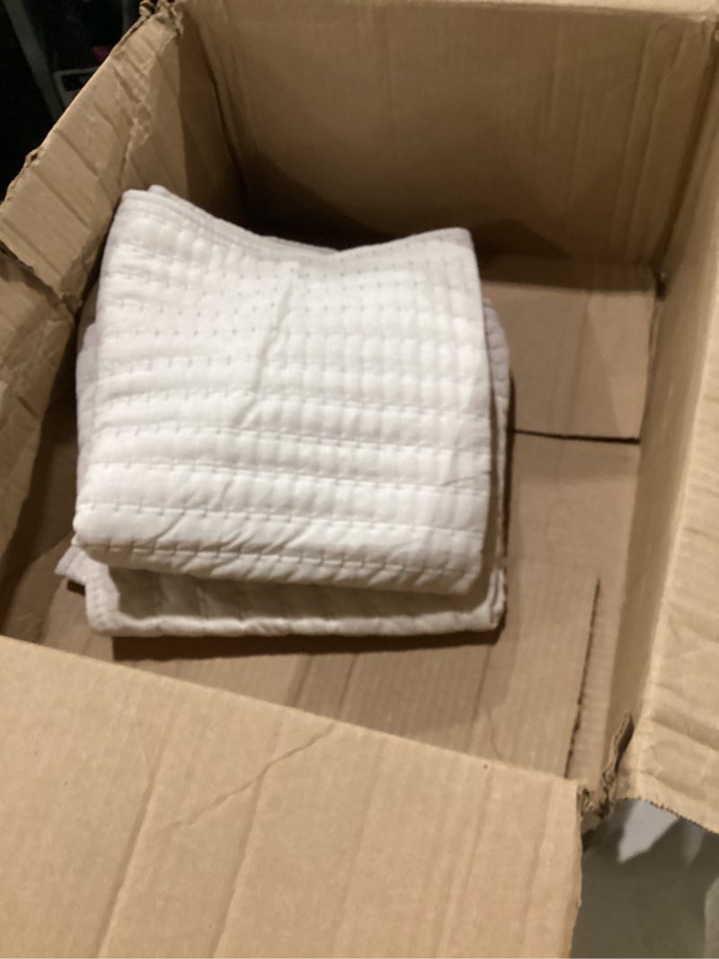 Condition photo showing As Is for comforter set - tan