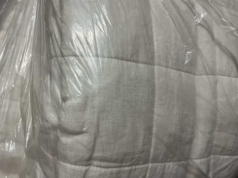 Condition photo showing Good Condition for european linen box quilt, king/cal king, white