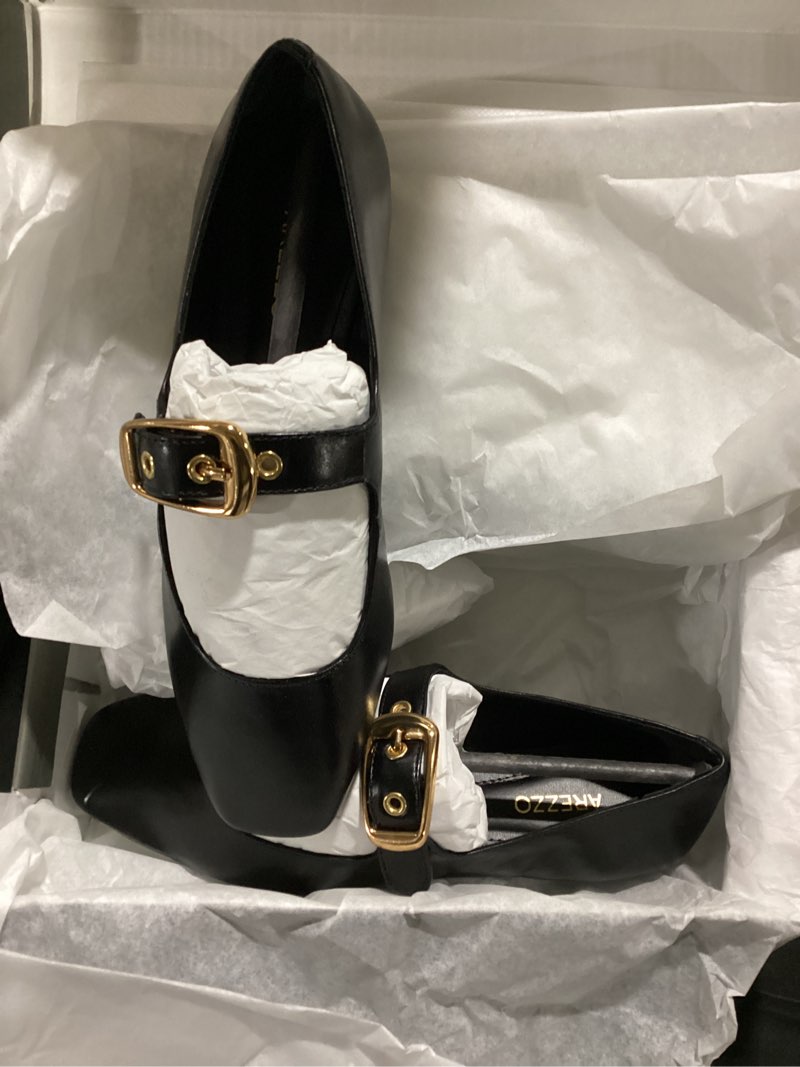 Condition photo showing New/Like New for (product similar to) naturalizer women's cosmic 11 wide black leather