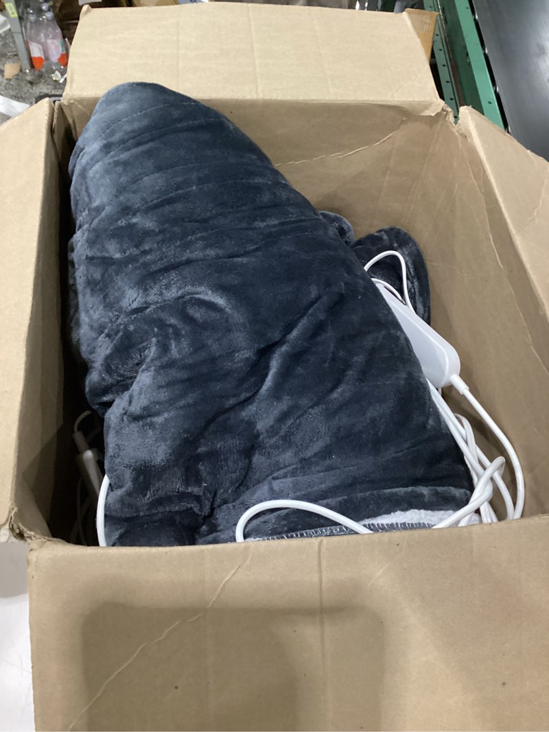 Condition photo showing Good Condition for SIMILAR TO STOCK PHOTO Homemate Heated Blanket Electric Throw - 50\"x60\" Heating Blanket Throw 1/2/4/6/8 Hours Auto-Off 10 Heat Level Over-Heat Protection Flannel Sherpa ETL Certification 01 - Light Grey 50 Inch x 60 Inch