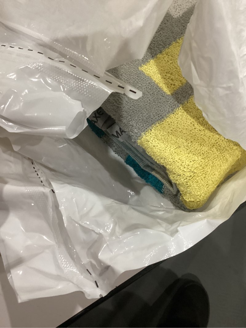 Condition photo showing As Is for Similar to SEMAXE Bath Towel Set of 8 Include 2 Bath Towels 2 Hand Towels 4 Washcloths, 100% Cotton Bathroom Towels with Hanging Loops and Nano-Bio Lifecycle Labels, Colorful Towel - Checkered Collection B05: Colorful - Checkered Towel Set - 8Pc