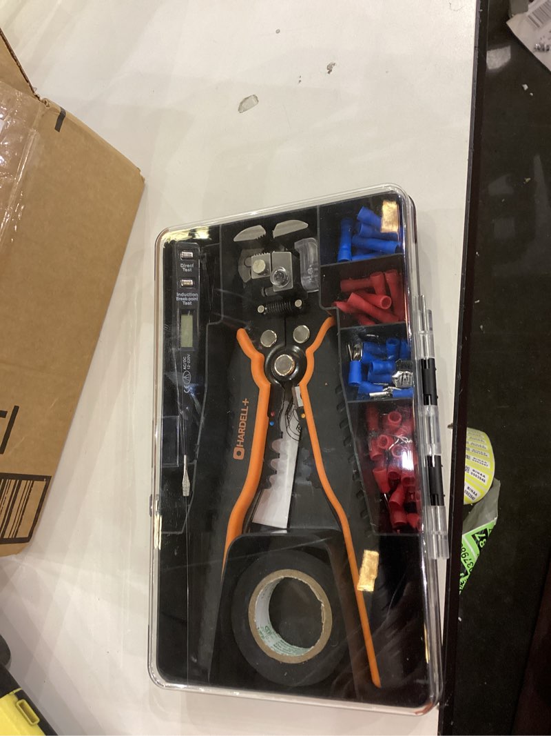 Automatic wire stripper