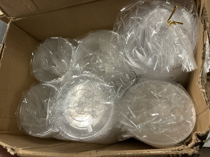 Condition photo showing Good Condition for focusline 200 pack 12oz clear plastic cups, disposable cold drinking cups, 12 ounce clear cups with flat lids with holes for smoothie, milkshake, bubble tea, parfait 12oz plastic cups with flat lids
