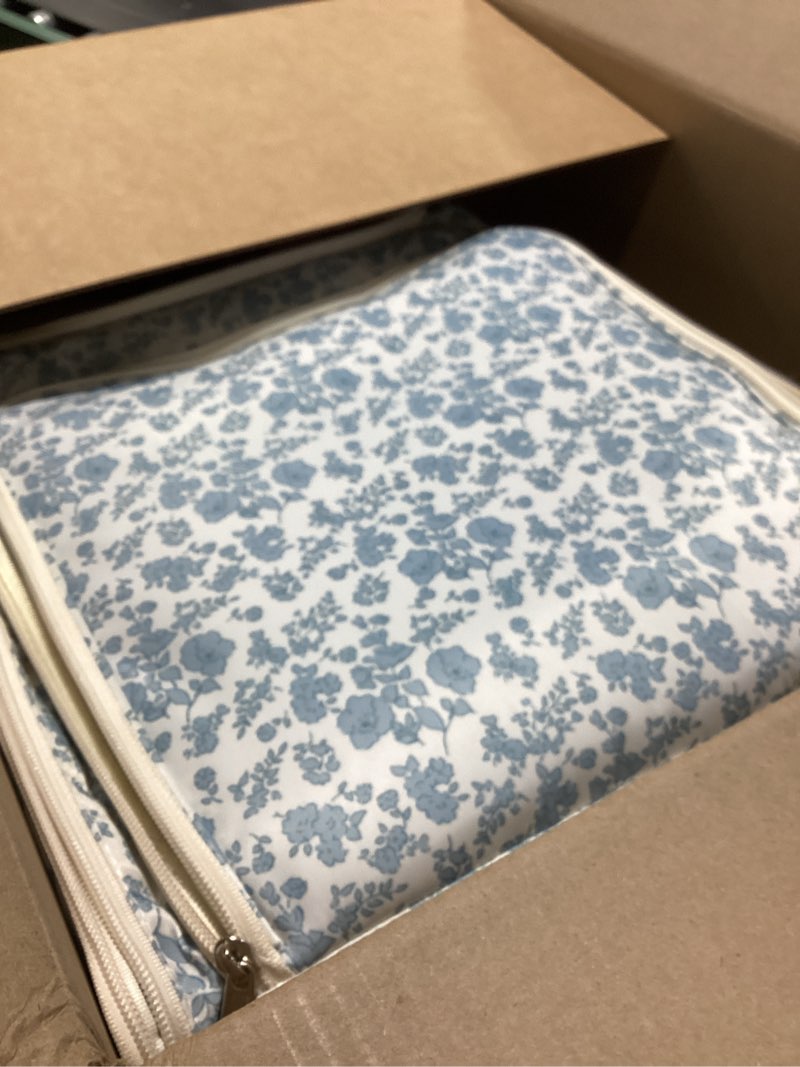 Condition photo showing Good Condition for extra large nail polish organizer backpack, holds 124+ bottles & full size lamp, travel nail organizers and storage bag with 3 removable pouches, portable nail supplies case (floral blue, 124 slots) floral blue 124 slots