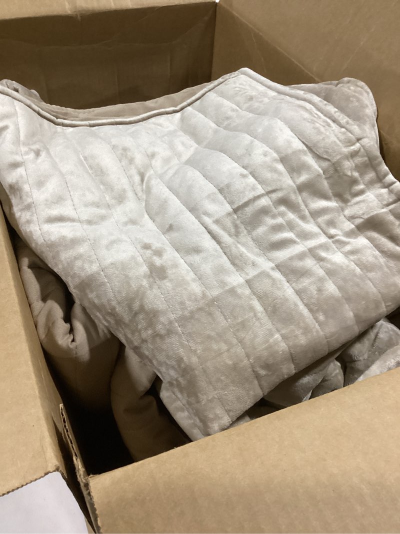 Condition photo showing Good Condition for RECYCO Luxury Velvet Quilt Set Full Queen Size Bedding Sets, Ultra Soft Velvet Comforter Set, Lightweight Channel Box Stitch Oversized Bedspread Coverlet for All Season, with 2 Shams, Beige Full/Queen (88" x 92") Beige