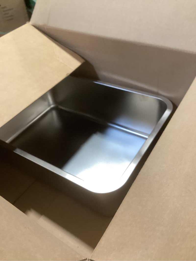 Condition photo showing Good Condition for kirecoo stainless steel cat litter box, large metal high sided cat pan box, indoor litter tray, non stick, no smell, easy to clean, pet toilet supplies for cats 19.5*13.6*5.96