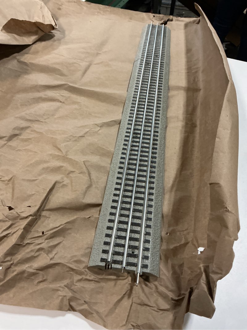 Condition photo showing Good Condition for Lionel FasTrack 10” Straight Track, Electric O Gauge, (Pack of 4) 10 Inch Straight Track 4-Pack Track