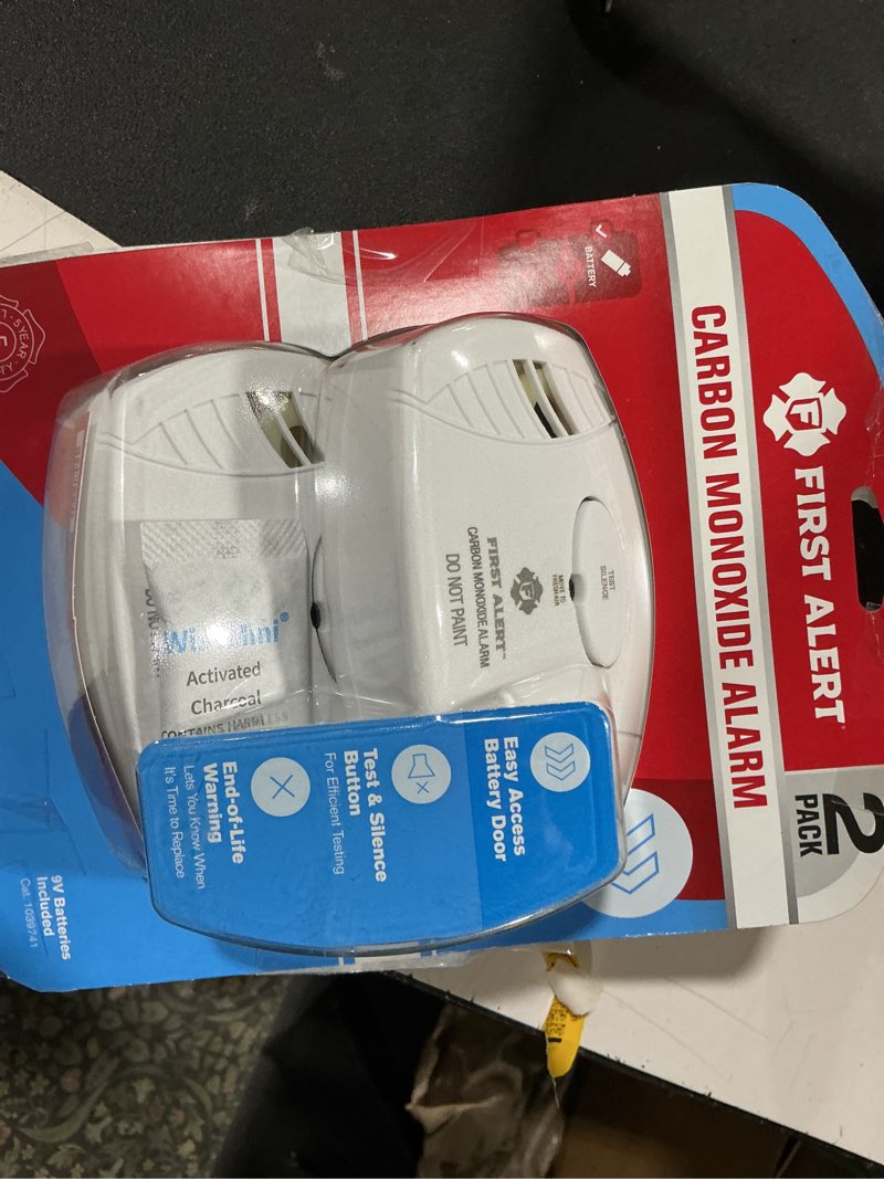 Condition photo showing Good Condition for first alert battery-powered electrochemical carbon monoxide detector