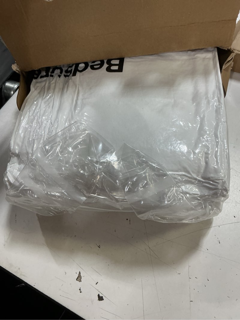 Condition photo showing New/Like New for bedsure comforters king size duvet insert, quilted down alternative bedding, ultra soft lightweight comforter blanket for bed, with 8 tabs, machine washable, 90x102 in, white white king