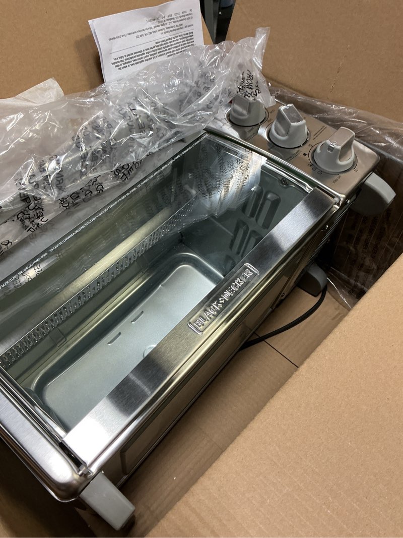 Condition photo showing Good Condition for black+decker 4-slice toaster oven, to1745ssg-1a, even toast, 4 cooking functions bake, broil, toast and keep warm, removable crumb tray, timer