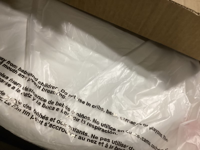 Condition photo showing Good Condition for Mayfair Caswell Modern Slow Close Toilet Seat, Durable Plastic Seat, Made in USA, Round, White Round 1 Seat