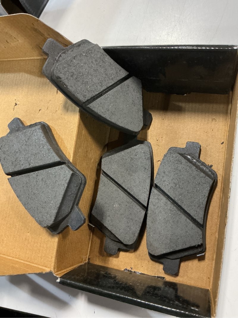 Condition photo showing Good Condition for Bendix Premium SBC2377 Ceramic Rear Brake Pads for Genesis GV80 2023-2021