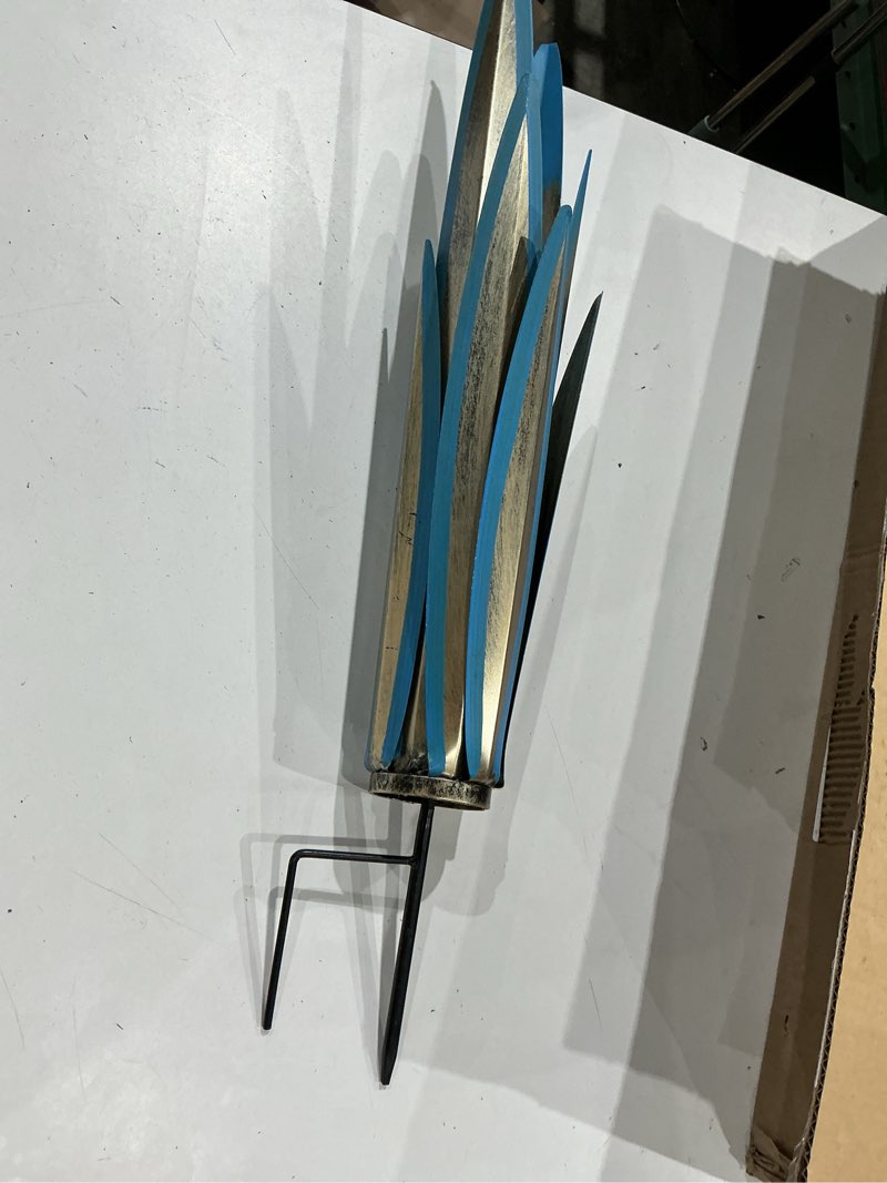 Condition photo showing Good Condition for large tequila rustic sculpture, rustic metal agave plants for outdoor patio yard, home decor hand painted metal agave, easy to use e