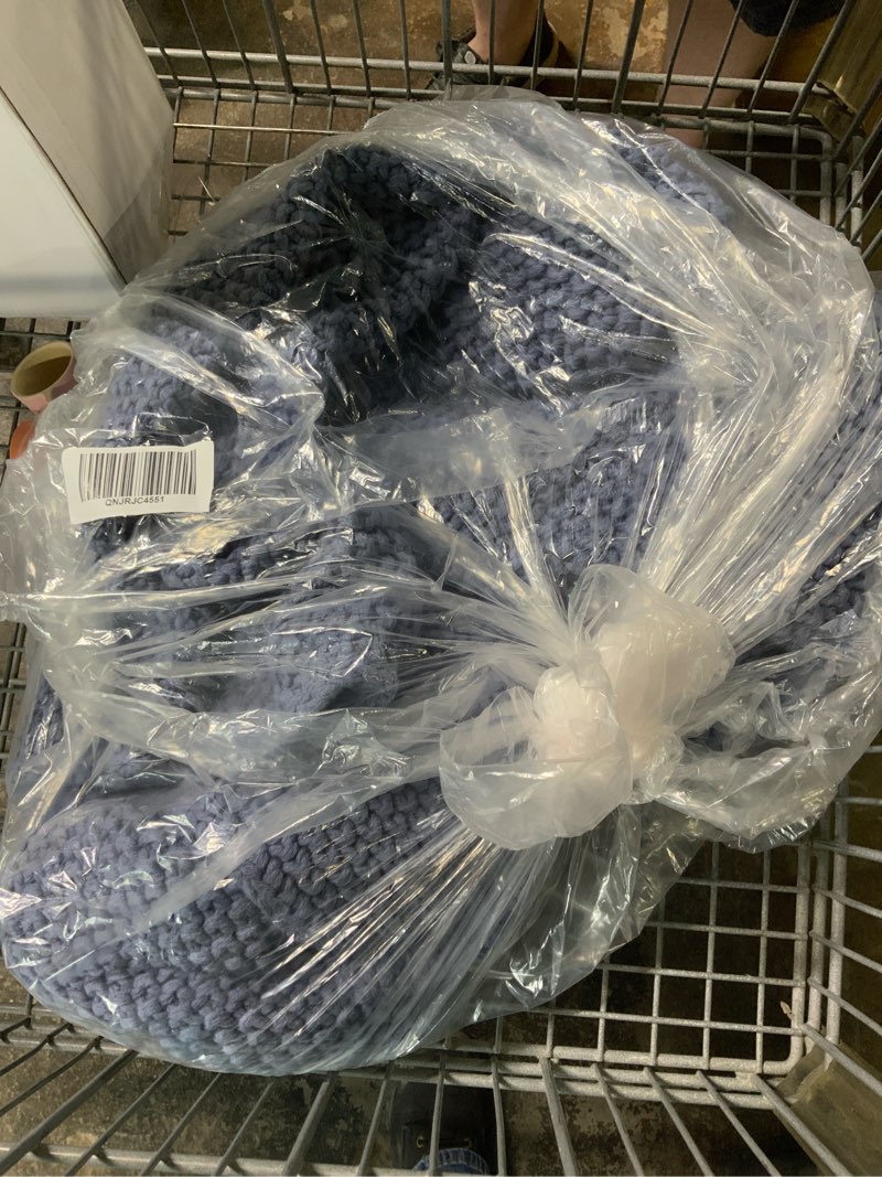 Condition photo showing Good Condition for blue knitted throw blanket 50 x 60in