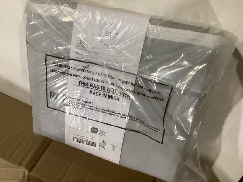 Condition photo showing Good Condition for charter club damask stripe king 4-pc sheet set, 550 thread count pure supima cotton (smoke)
