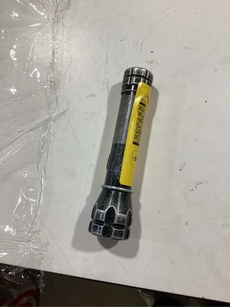 Condition photo showing Good Condition for energizer 1000-lumen 3 -adjustable mode led flashlight similar item