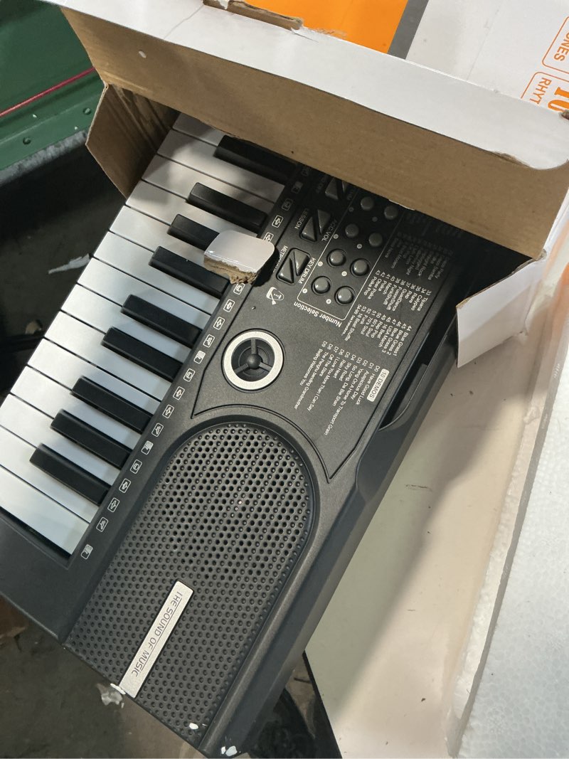 Condition photo showing Good Condition for 61 Key Keyboard Piano, Portable Electronic Keyboard Piano for Beginners with Speakers, Microphone, Sheet Music Stand, 100 Voices, 100 Rhythms, Digital Music Keyboard for Teen - 1