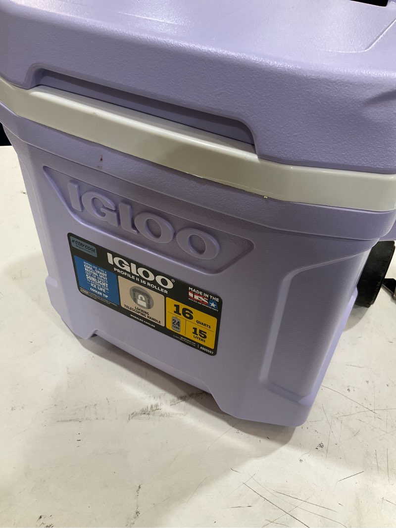 Condition photo showing Good Condition for igloo profile 16qt rolling cooler - lilac
