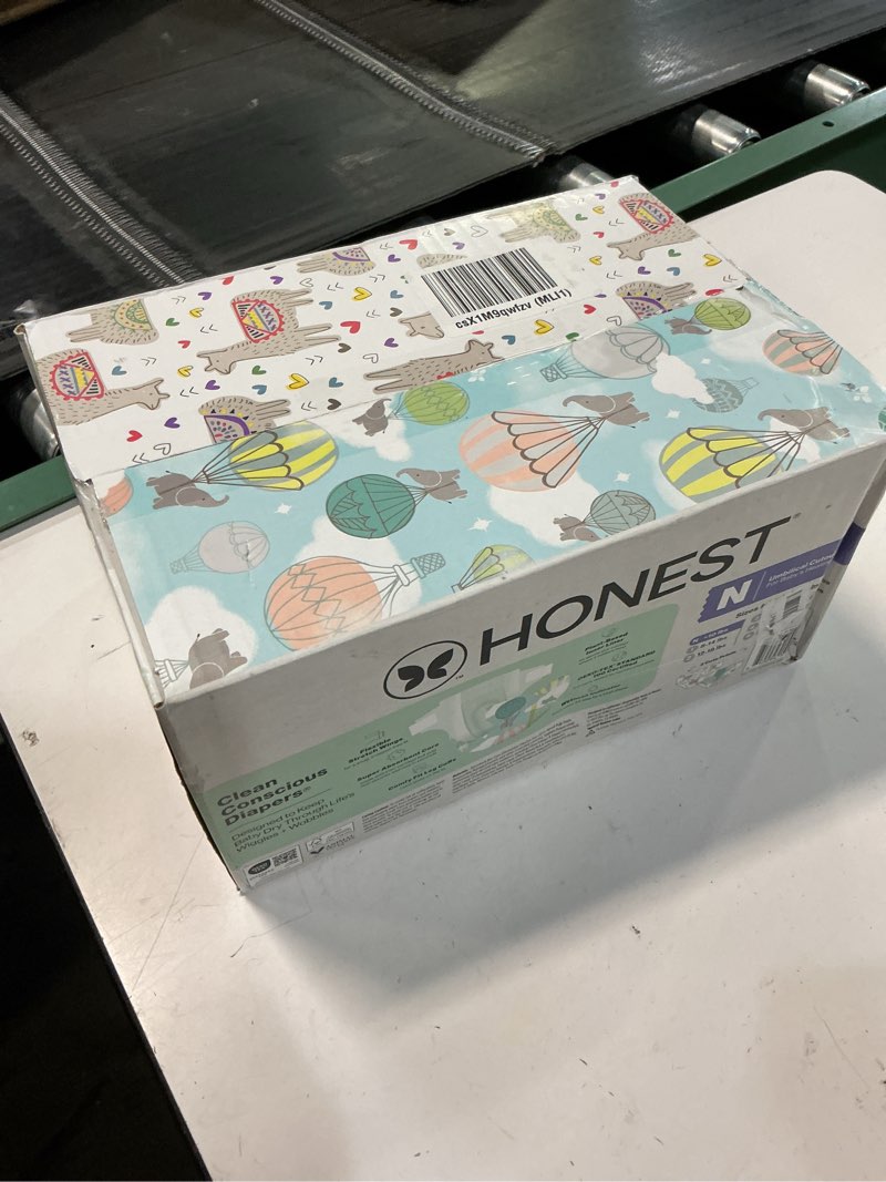 Condition photo showing New/Like New for the honest company comfort dry disposable daytime diapers for sensitive skin, hypoallergenic, above it all + all the alpacas, club box size newborn 72 count newborn (72 count) above it all + all the alpacas