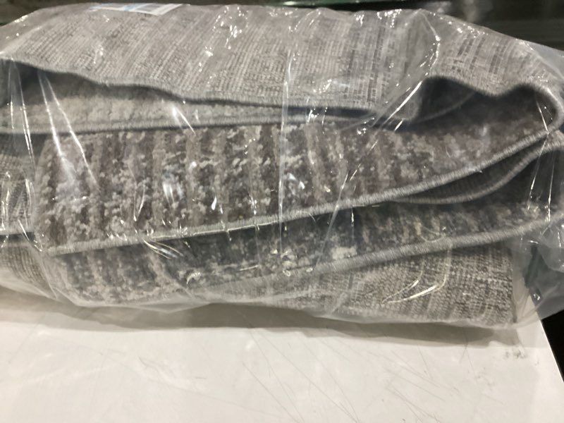 Condition photo showing Good Condition for area rug