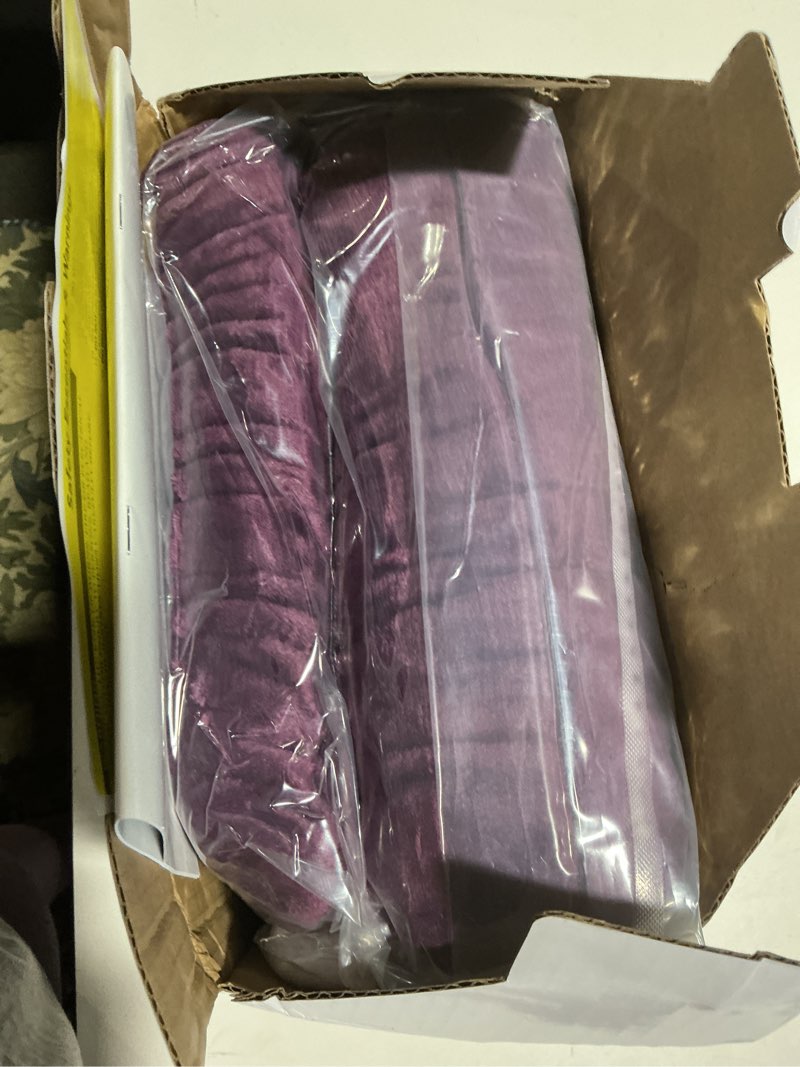 Condition photo showing Good Condition for Homemate Heated Blanket Electric Throw - 50"x60" Heating Blanket Throw 1/2/4/6/8 Hours Auto-Off 10 Heat Level Over-Heat Protection Flannel Sherpa ETL Certification 05 - Purple 50 Inch x 60 Inch
