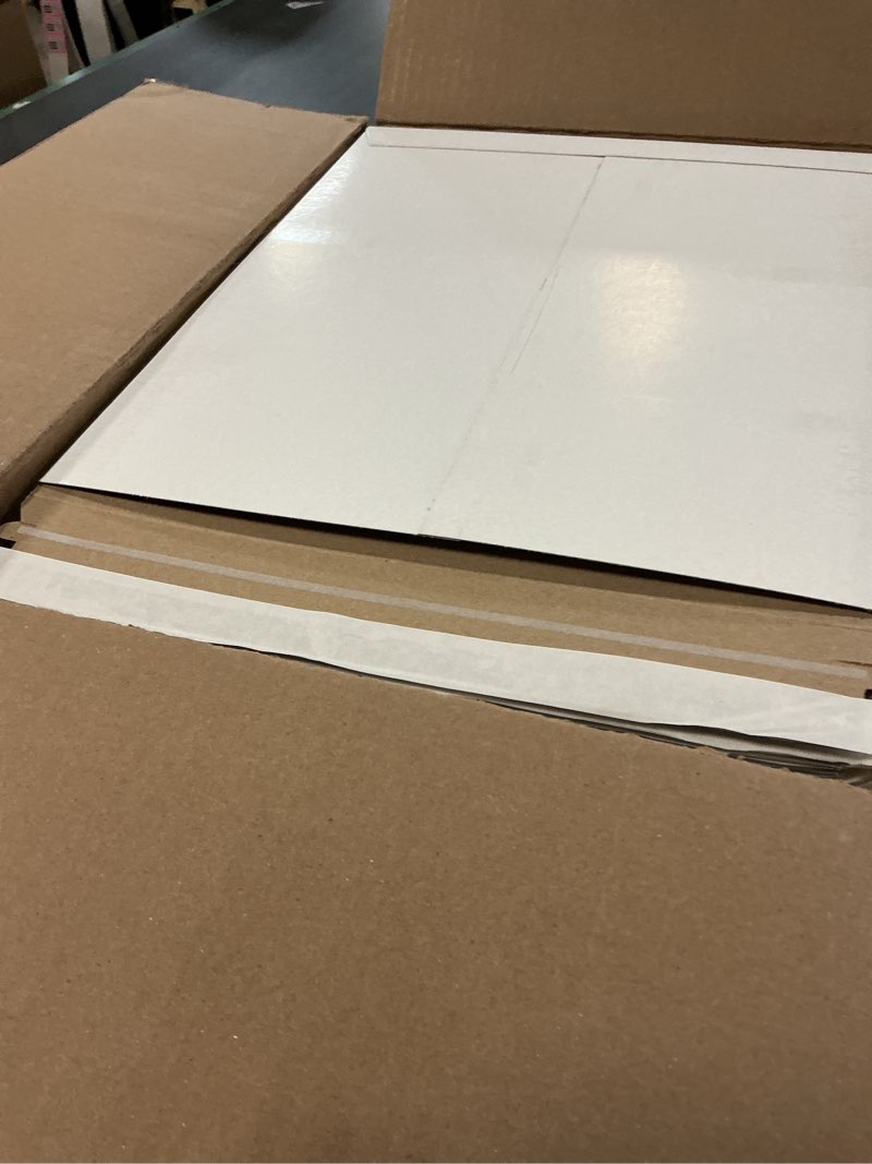 Condition photo showing Good Condition for BOX USA StayFlat Envelope 12.75"L x 15"W 100-Pack for Keeping Photos, Documents & Artwork Protected During Mailing and Shipping 12 3/4 x 15 Mailer