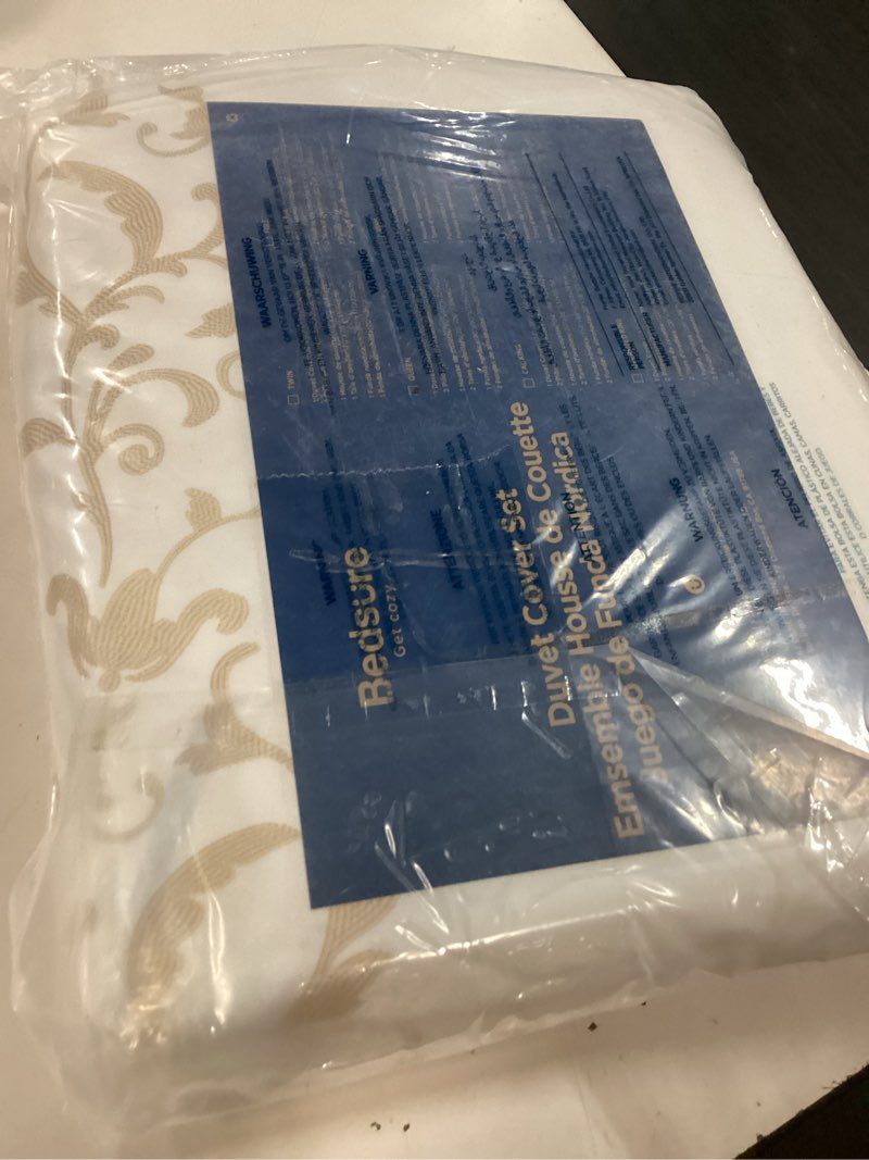 Condition photo showing Good Condition for bedsure 100% cotton percale duvet cover queen, luxury hotel duvet cover, curly frame white comforter cover, purewoven breathable & lightweight bedding set for all season, 3 pieces, 90"x90" queen (90" x 90") 08 - hotel curly frame