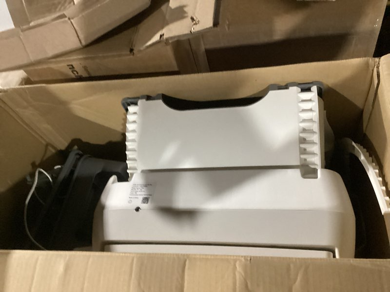 Condition photo showing Good Condition for automatic cat litter box self cleaning - app control, open-design, smart health monitor, suitable for medium cats and kittens, anti-pinch safety, quiet operation - white