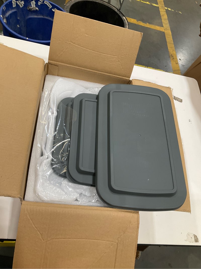 Condition photo showing Good Condition for 8-piece deep glass baking dish set with plastic lids,rectangular glass bakeware set with lids, baking pans for lasagna, leftovers, cooking, kitchen, freezer-to-oven and dishwasher, gray
