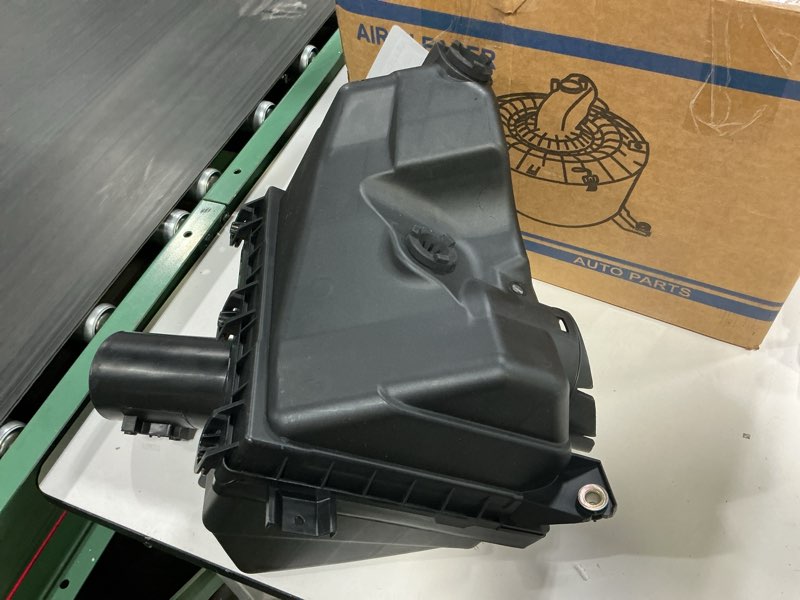 Condition photo showing As Is for TRQ Engine Intake Air Box Filter Housing Fits 2007-2011 Toyota Camry 09-15 Venza