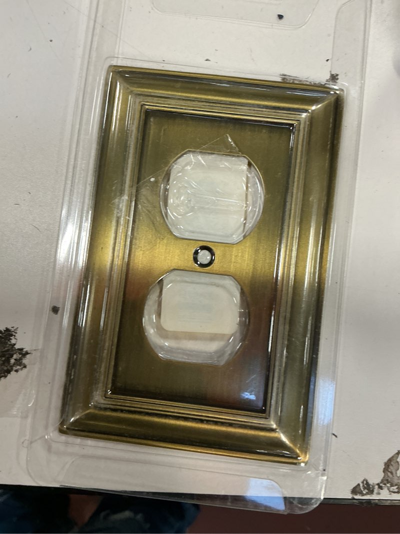 Condition photo showing Good Condition for Similar to 2-Pack Single Duplex Outlet Cover Plate, Decorative Antique Brass Switch Plates and Outlet Covers, Metal Wall Plates for Electrical Outlets, 1 Gang Receptacle Cover, Corrosion Resistant 1 Duplex 2PK Antique Brass total of 5