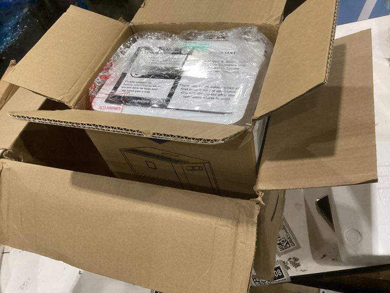 Condition photo showing Good Condition for humilabs 1600 sq. ft. dehumidifier for basement, 21 pint dehumidifier for home with drain hose, auto modes, 24h timer, child lock, 37db. ideal for bathrooms, basements, and large rooms. white 1600 sq.ft