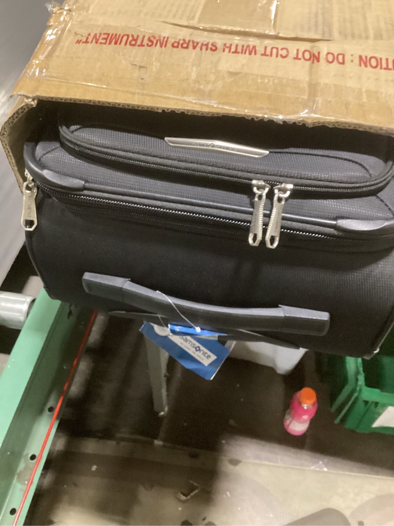 Condition photo showing New/Like New for Samsonite Solyte DLX Softside Expandable Luggage with Spinner Wheels, Midnight Black, Carry-On 20-Inch Carry-On Midnight Black