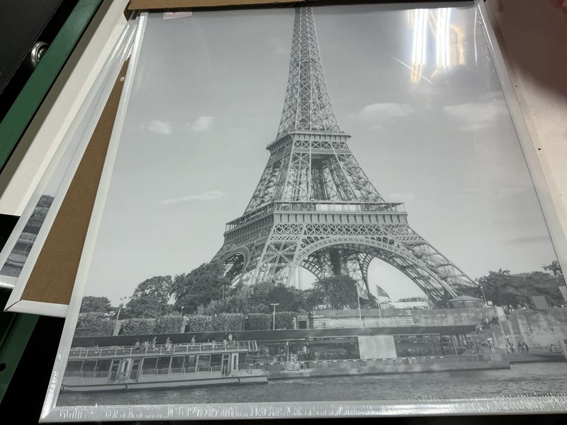 Condition photo showing Good Condition for upsimples 18x24 picture frame white 3 pack, scratch-proof poster frames 18 x 24 for photo gallery - slide-in strips, horizontal or vertical wall mounting white 18x24