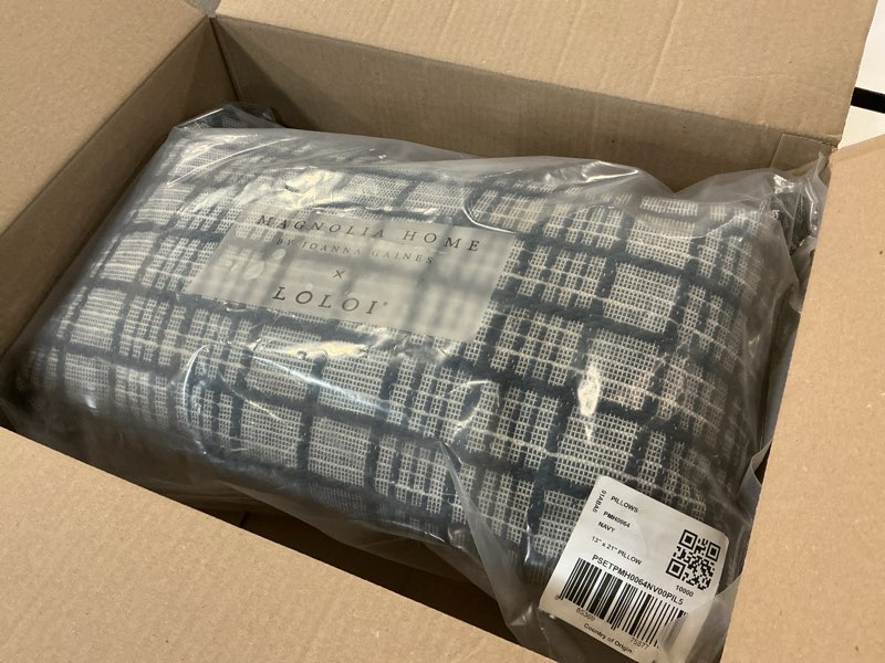 Condition photo showing Good Condition for Loloi Magnolia Home by Joanna Gaines Liv Collection PMH0064 Navy 13'' x 21'' Cover Only Pillow