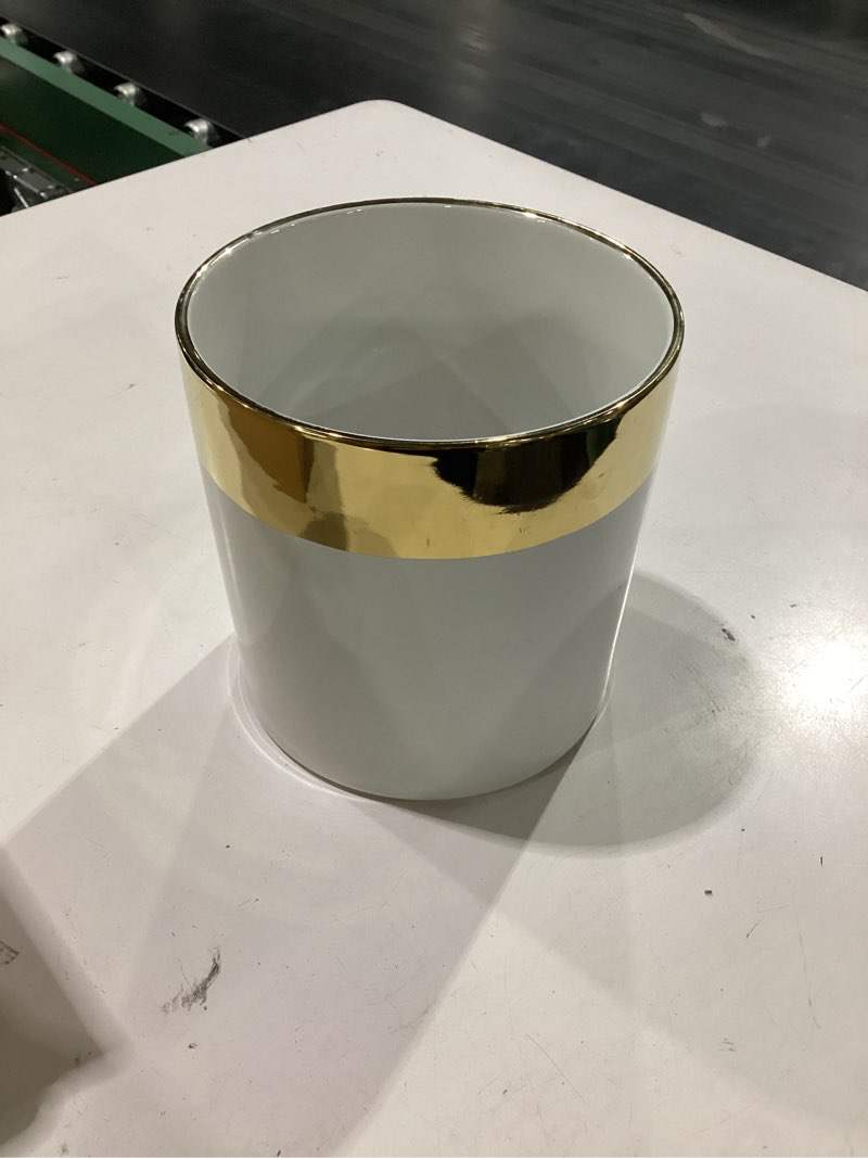 Condition photo showing New/Like New for modern ceramic kitchen utensil holder - white with gold rim with non-slip base - elegant caddy for cooking tools and serveware